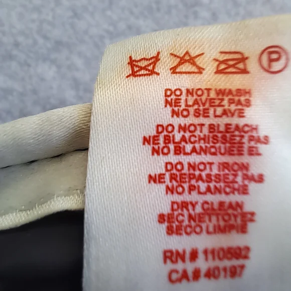 Mitchell & Ness Toronto Raptors two-tone snapback cap in purple and red - Picture 11 of 11